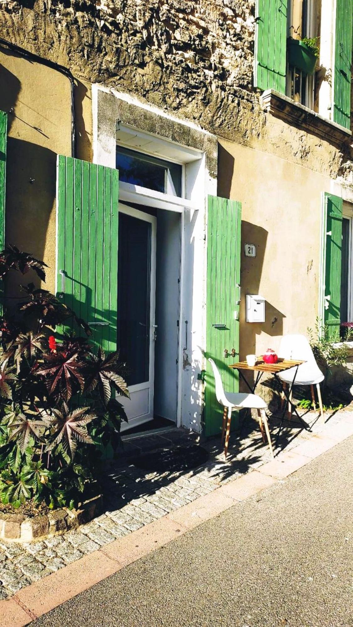 L'Appartement De L'Arche Châteauneuf-de-Gadagne Exterior foto